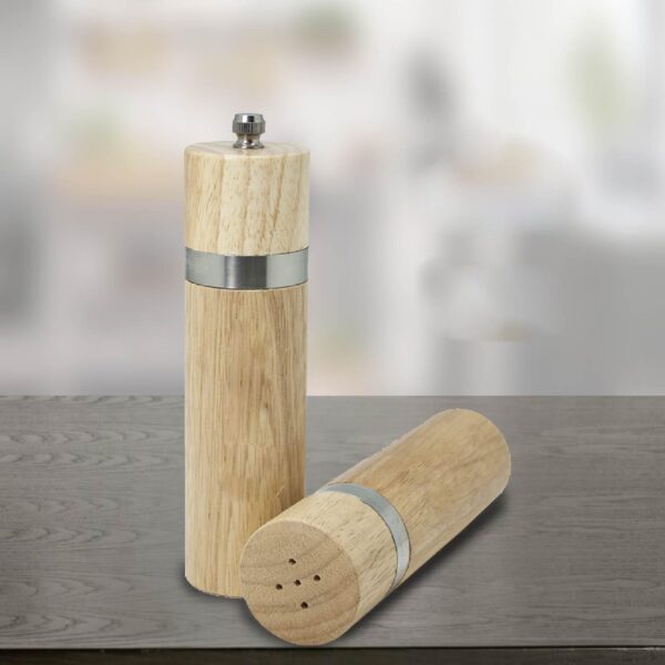 WOODEN SALT AND PEPPER SET
